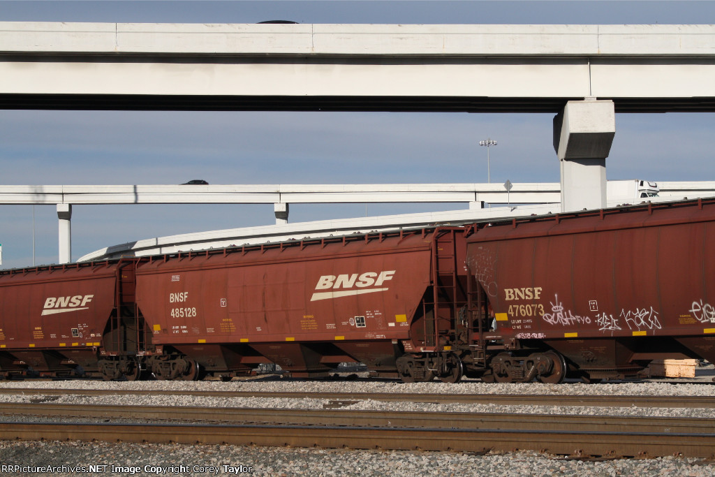 BNSF 485128